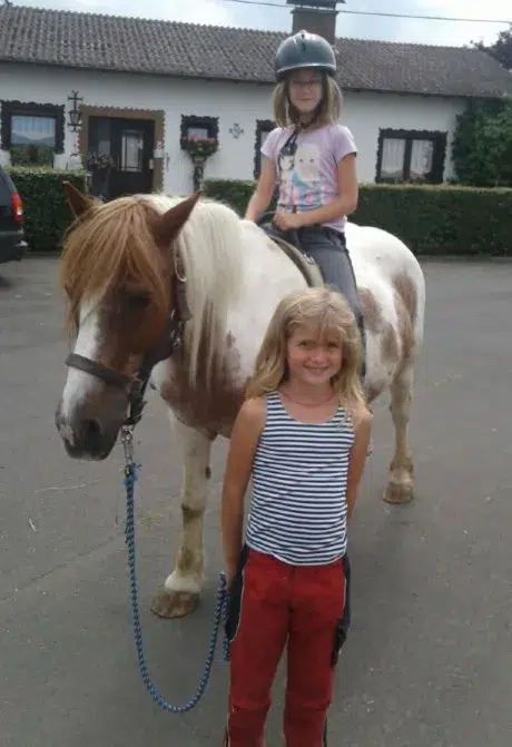 Kinder reiten