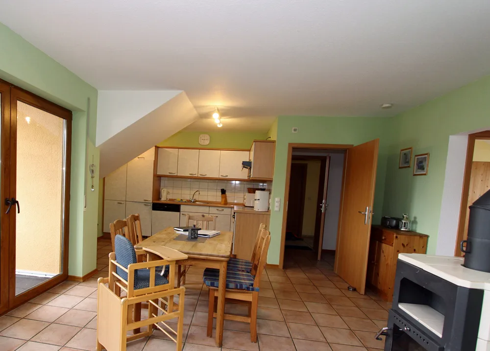 Essbereich mit Küchenzeile in der Ferienwohnung